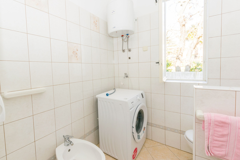 Bathroom 3, Apartments Grakalic great location, Medulin