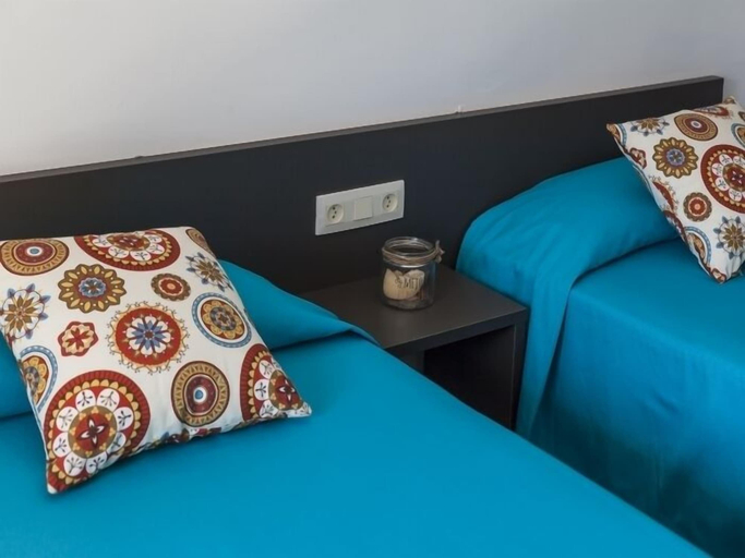 Bedroom 3, Apartamentos Treumal Park 46, Girona