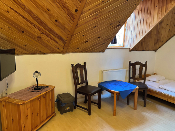 Bedroom 2, Győr, Győr