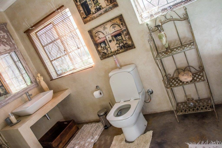 Bathroom 4, Mirabel Guesthouse, Fezile Dabi