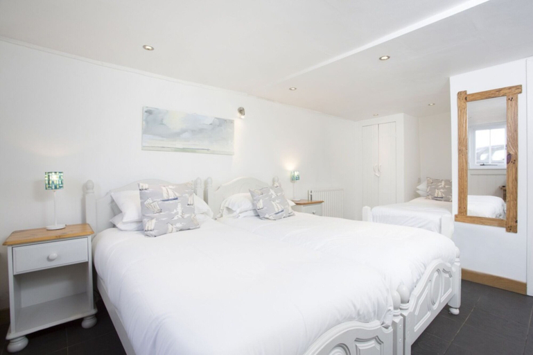 Bedroom 3, Hotel Continental, Kent