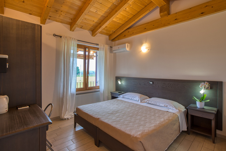 Bedroom 3, HOTEL   VILLA CAMPO ROSSO, Verona