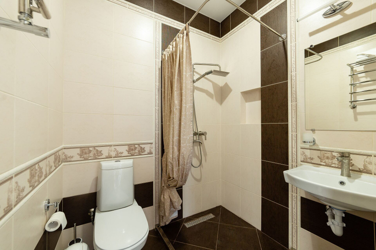 Bathroom 3, Villa Sarra, Baranavichy