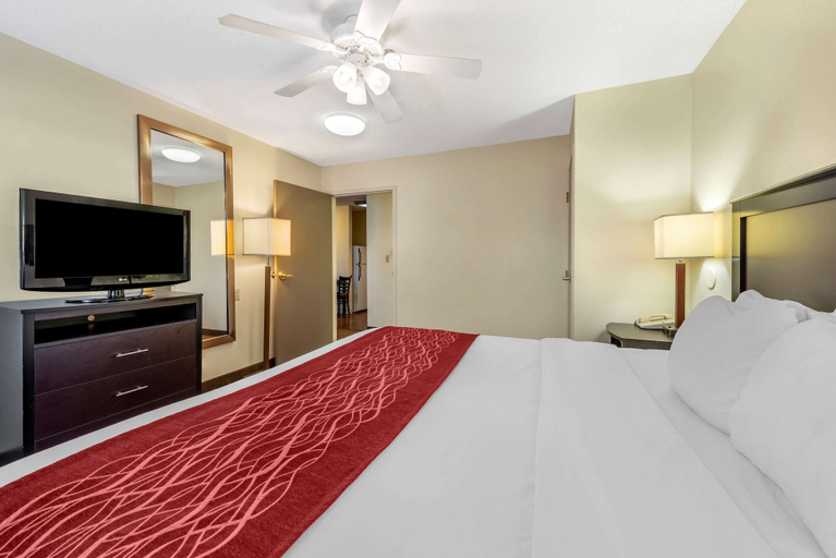 Bedroom 3, Comfort Inn & Suites Warsaw near US-30, Kosciusko