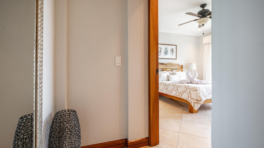 Bedroom 4, Elegant Oceanview Condo with Spacious Open-Concept Floor Plan and Inviting Beach Design, Santa Cruz