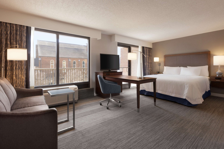 Bedroom 3, Hampton Inn & Suites Nashville Downtown, Davidson