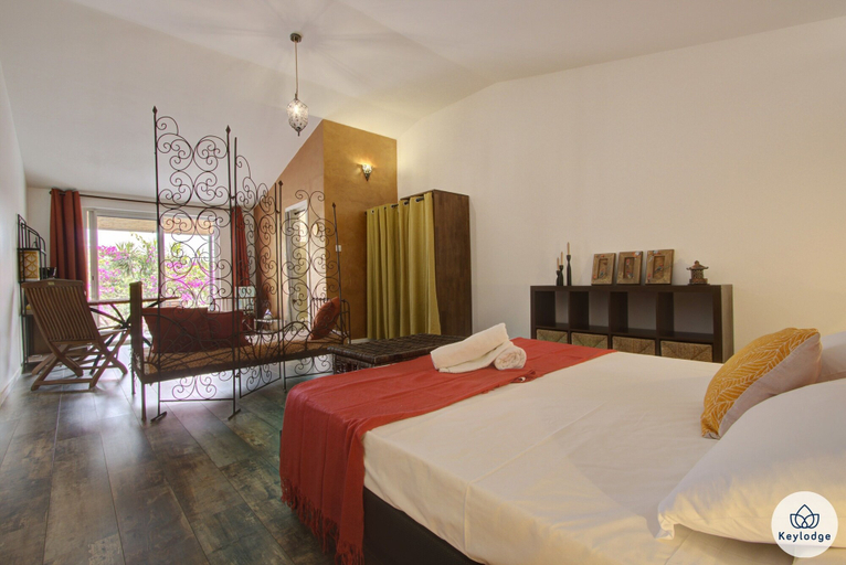 Bedroom 5, Les Sereins, Saint-Denis