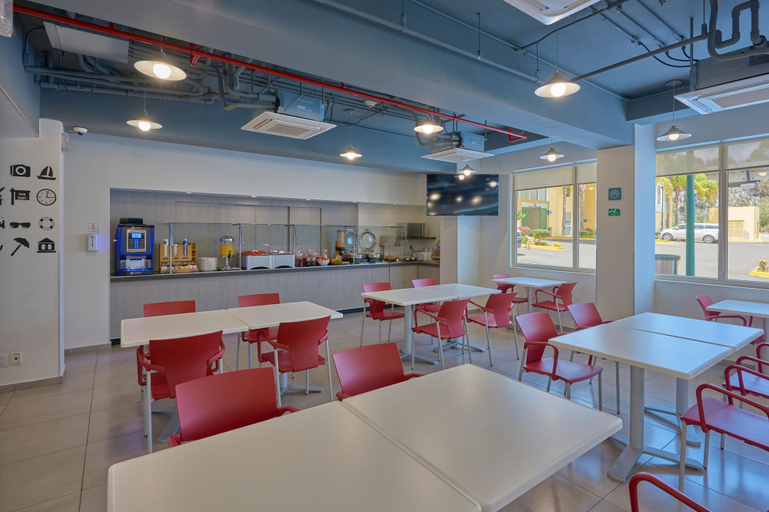 Food & Drinks 5, City Express Junior by Marriott Puebla Finsa, Juan C. Bonilla