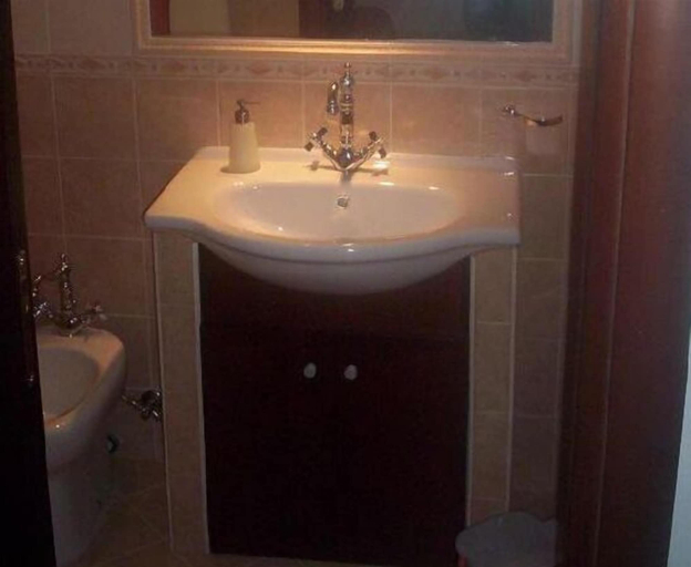 Bathroom 5, La Vecchia Taverna B&B, Salerno