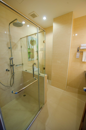 Bathroom 5, The Pannarai Hotel, Muang Udon Thani