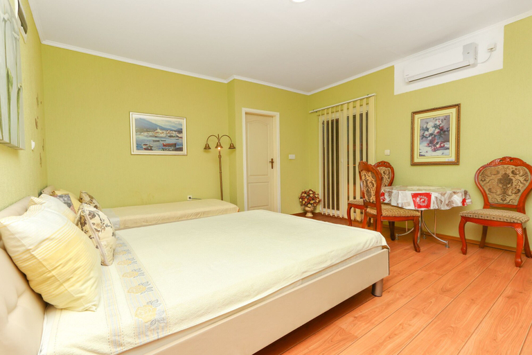 Bedroom 3, Apartments Villa Lastva