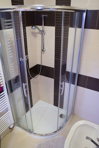Bathroom 3, Balónový hotel a pivovar, Žďár nad Sázavou
