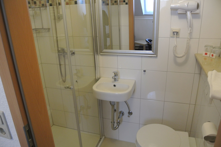 Bathroom 5, Am Kamin, Duisburg