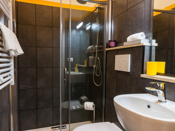 Bathroom 2, A Casa di Ale e Lalla, Roma