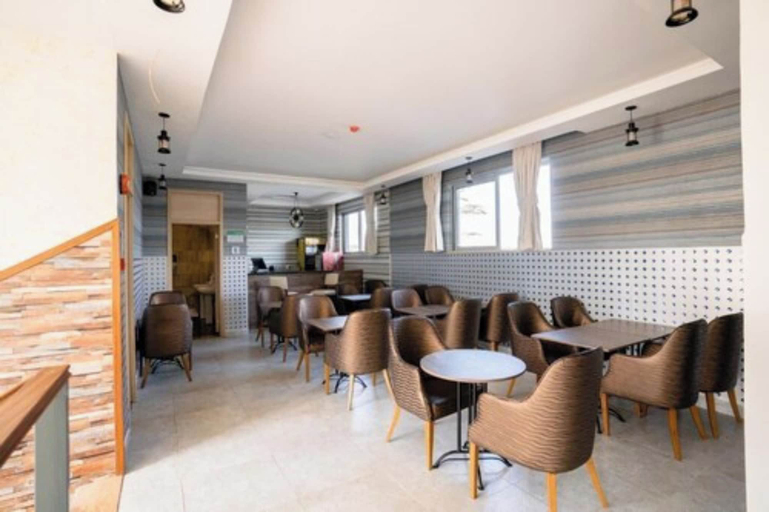 Food & Drinks 3, BLOOMING SUITES, Naivasha