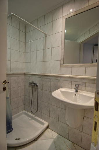 Bathroom 4, 2 Bedroom Apartment on Beach Elias Lower, Crete