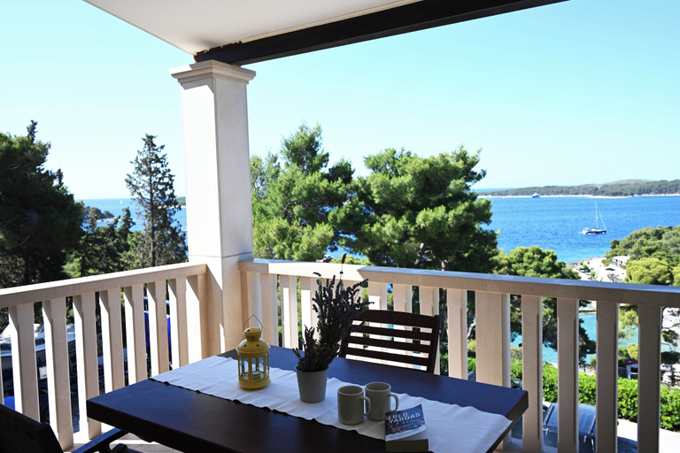 Others 4, Villa Malisko, Hvar