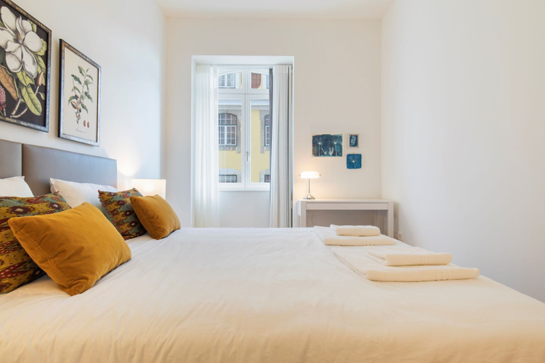 Bedroom 2, Trendy & Classic 2 Bedroom Apartment, Lisbon