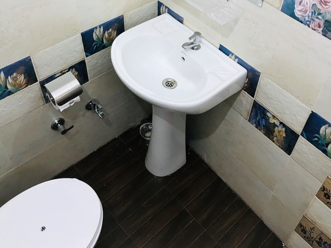 Bathroom 3, Laj Villa, Fazilka