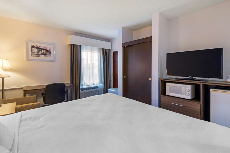 Bedroom 3, Best Western Plus South Hill Inn, Mecklenburg