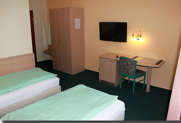 Bedroom 3, Gasthaus & Hotel Grünhof, Frankfurt (Oder)