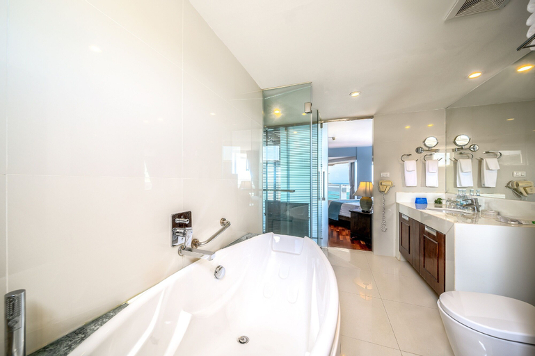 Bedroom 5, Andaman Beach Suites Hotel, Phuket Island