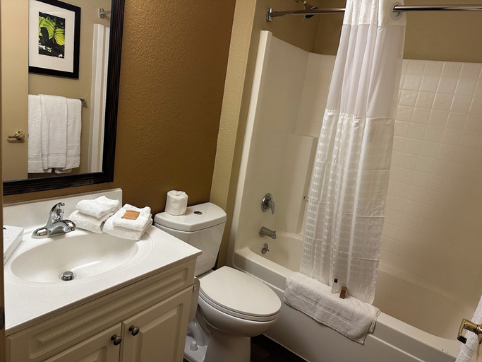 Bathroom 4, Suburban Studios Houston North I-45, Houston