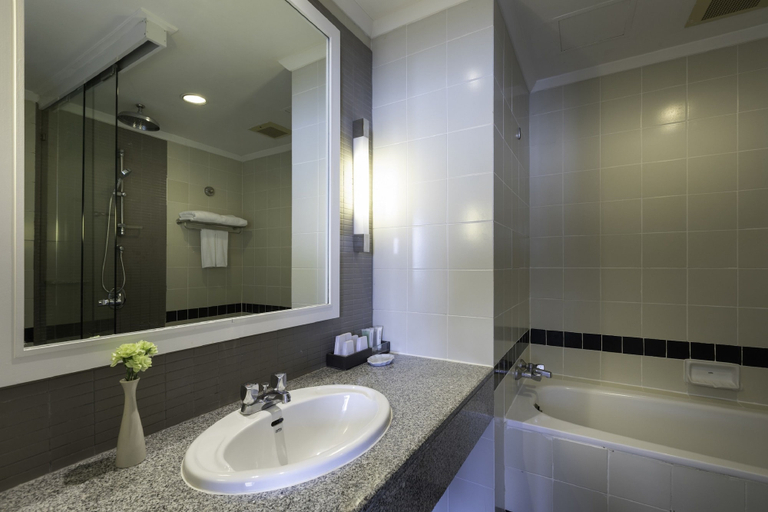 Bathroom 5, Kantary Bay Hotel Rayong, Muang Rayong