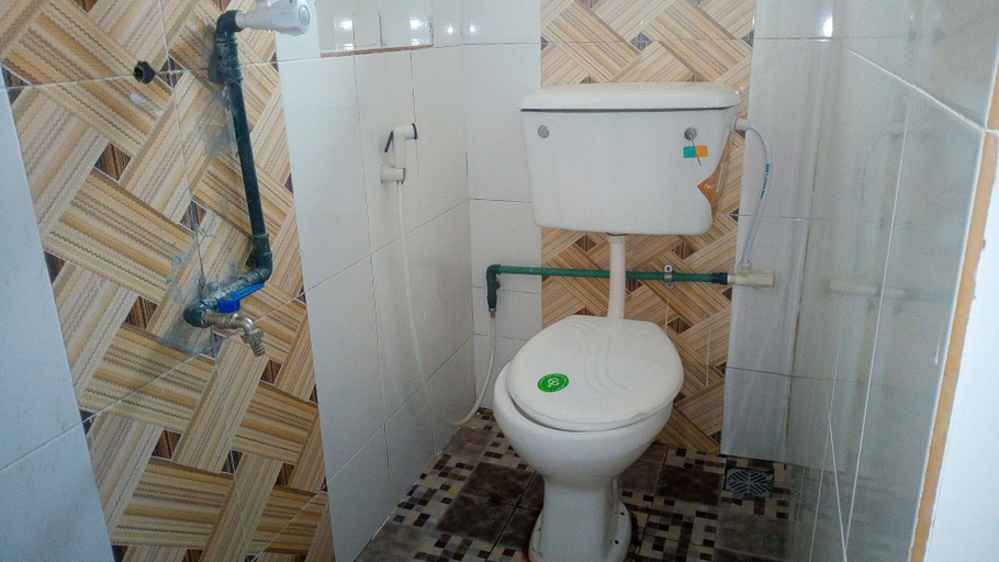 Bathroom 3, King Solomon Hotel and Suites, Alimosho
