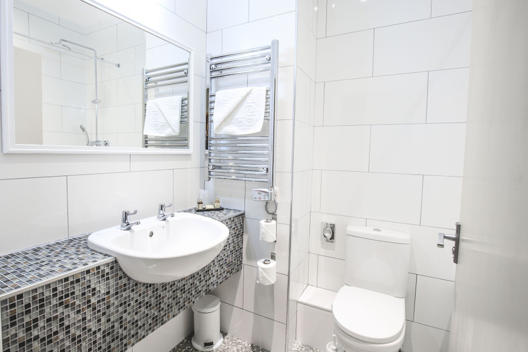 Bathroom 3, All Saints Resort, Suffolk