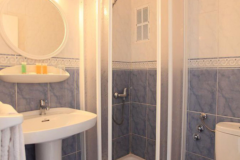 Bathroom, Hostal Lago Playa II, Baleares