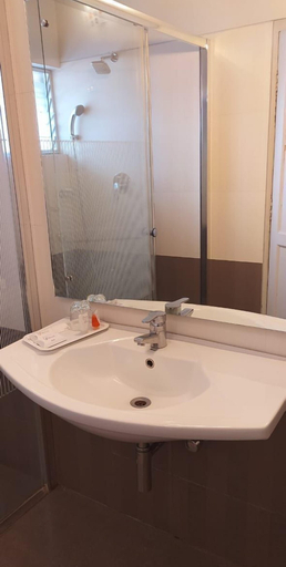 Bathroom 4, The Curzon Court, Bangalore