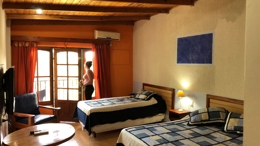Bedroom 2, Hotel Carmen, Iguazú