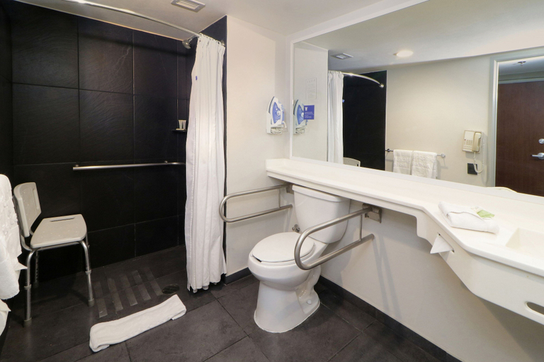 Bathroom 4, City Express by Marriott Ciudad Victoria, Victoria