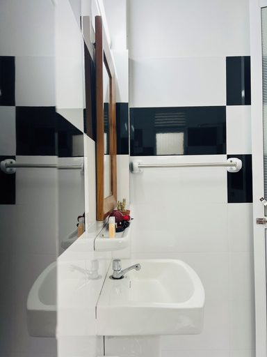 Bathroom 5, The kenoli's city hotek, Dambulla
