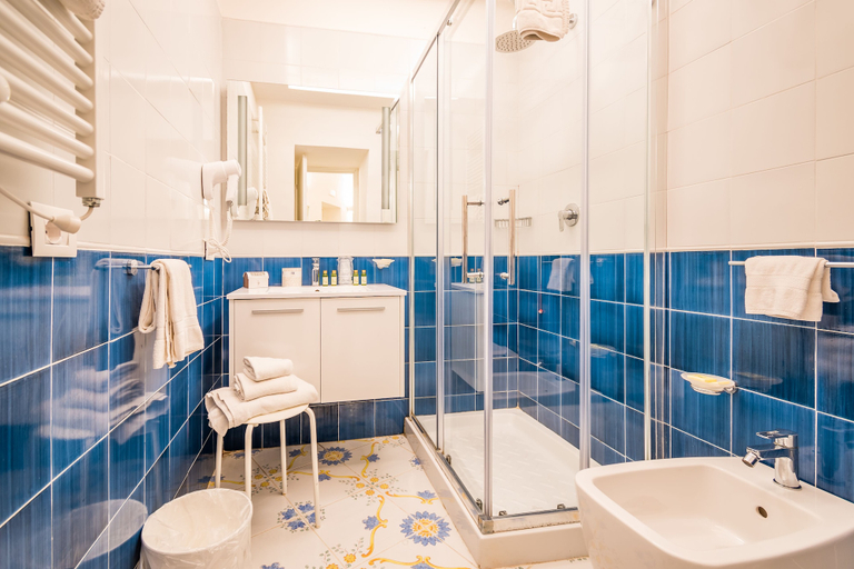 Bathroom 5, Hotel & Resort Le Axidie, Napoli