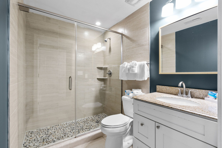 Bathroom 5, Bali Bay Resort, Horry