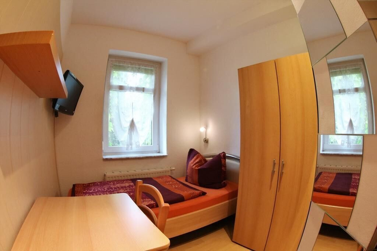 Bedroom 2, Pension Jung, Leipzig