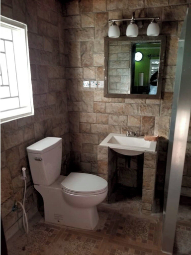Bathroom, Tariq's Resort and Restaurant, Port Loko