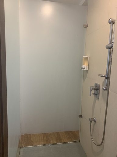 Bathroom 4, Ginger Vadodara RCR, Vadodara