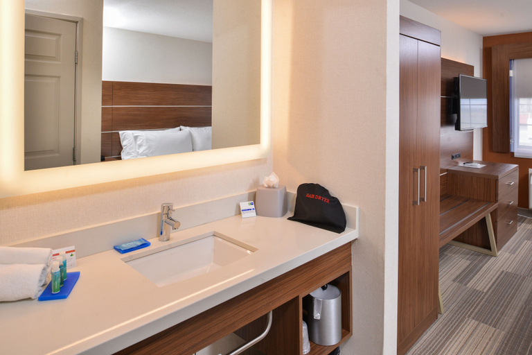 Bathroom 4, Holiday Inn Express WESTLEY NORTH- PATTERSON AREA by IHG, Stanislaus