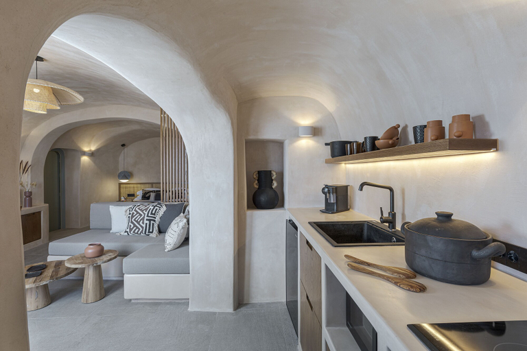 Others 5, The Exotic Cave Suite, South Aegean