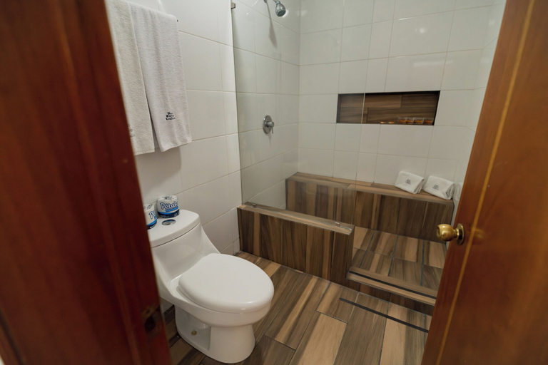Bathroom 4, Hotel Santiago de Compostela, Guadalajara