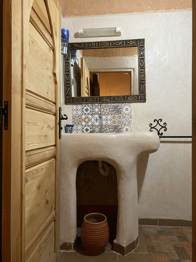 Bathroom 3, Paradise of Silence, Ouarzazate