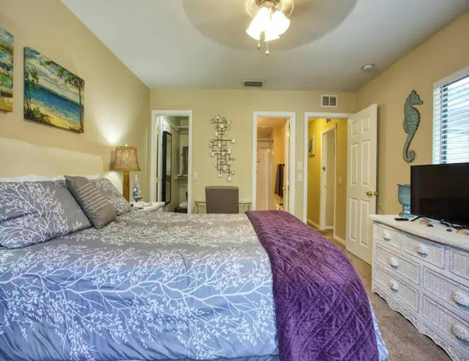Bedroom 3, Whiskey Village 103, Lee