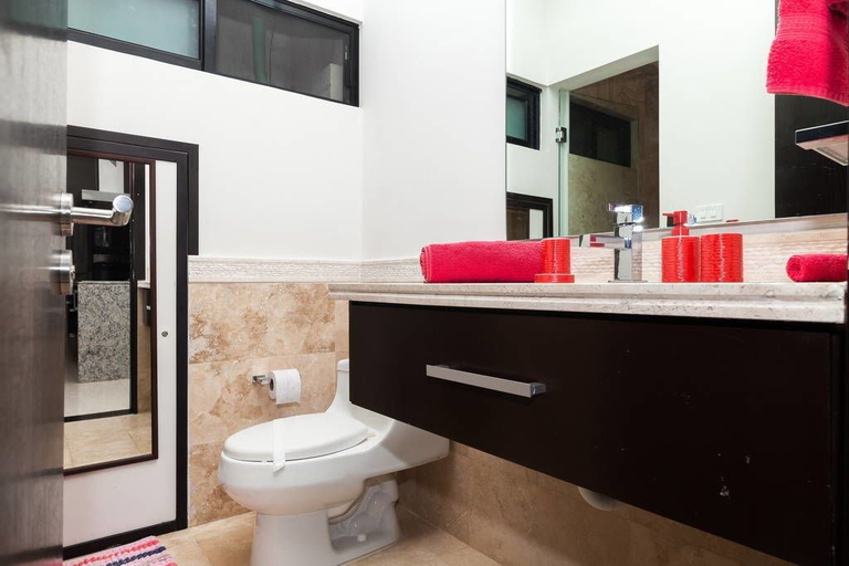 Bathroom 3, Heliko 101A by CocoBR, Cozumel