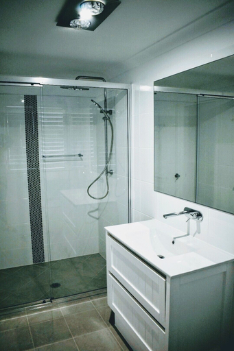 Bathroom 3, CocoBrew Boutique Apartments, Rockhampton