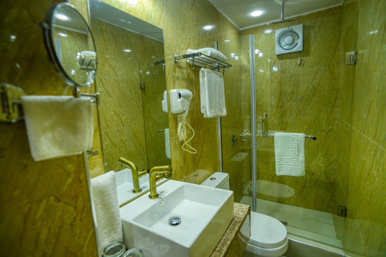 Bathroom 4, Montana Residence, Mushin