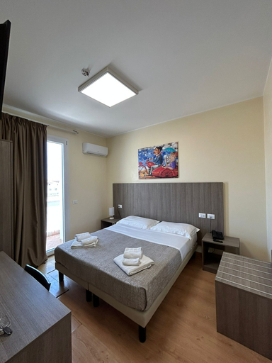 Bedroom 3, 55 Aira, Palermo