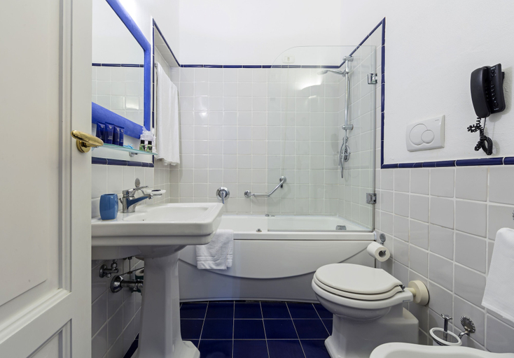 Bathroom 4, Relais Regina Giovanna, Napoli
